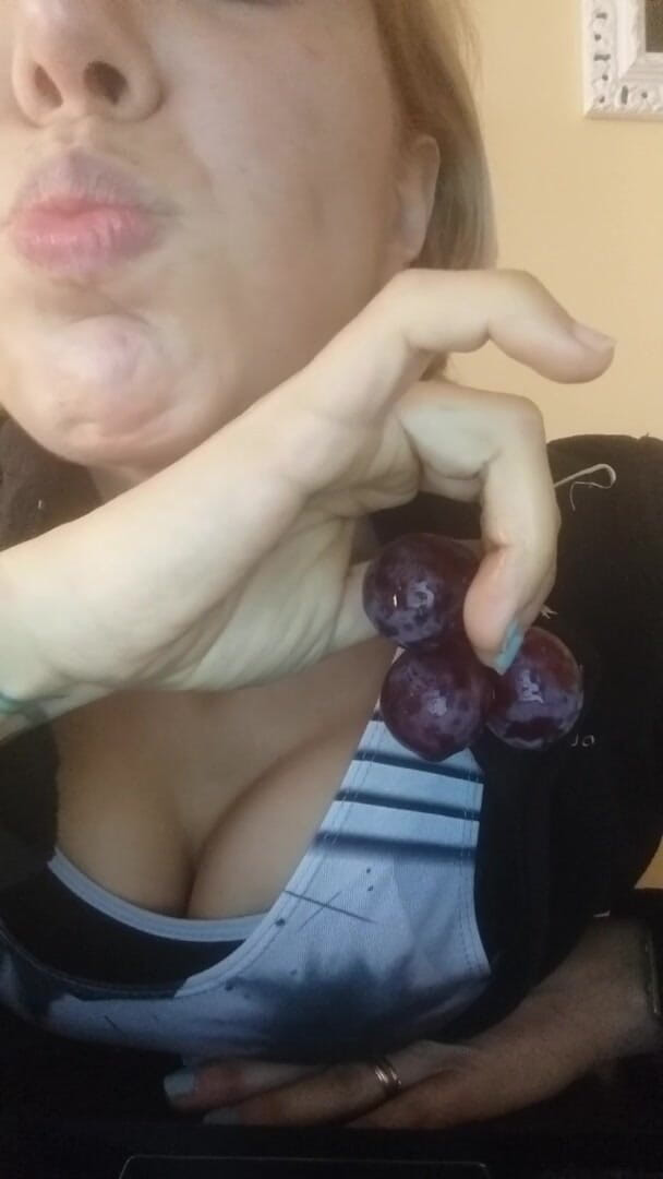 savannahamatoriale: Jíst hrozny