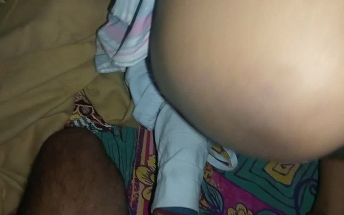 Pooja Sexy: Aku ngentot memek adik tiri latinaku yang kaya raya sampai...