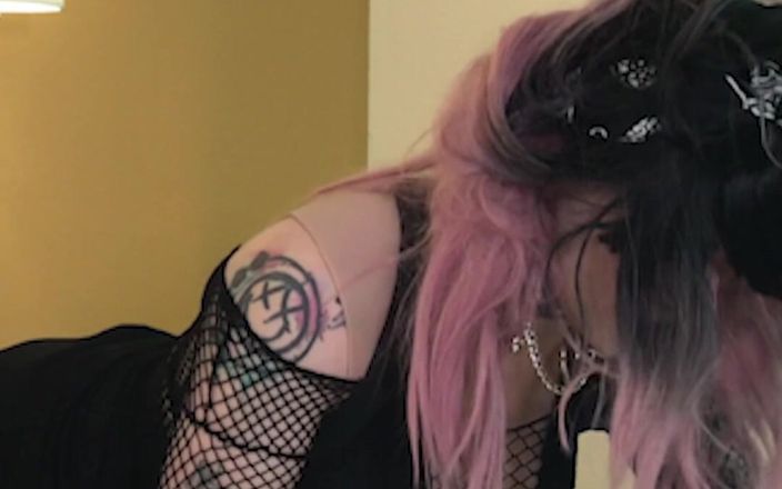 Jake Grand the man: Goth Sissy Jade Madison deepthroating dick - compilație 5