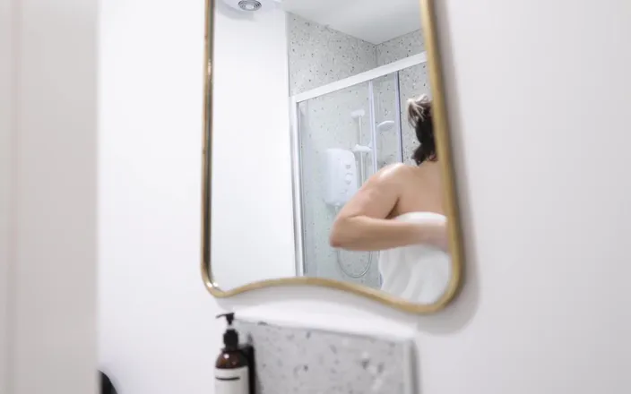 Countess diamond: Roommate Submissive - Watching Me in the Shower