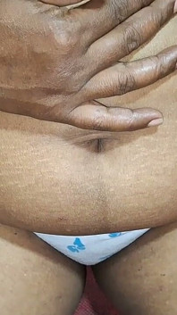 hot bhaartiy bhaabhi ne aapko uske saath khelne ke lie aamantrit kiya