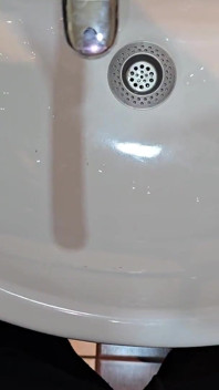 Compilation Di Pissing Maschili - POV Pipì Al Lavello Del Bagno. Pipì Forti E Lunghe