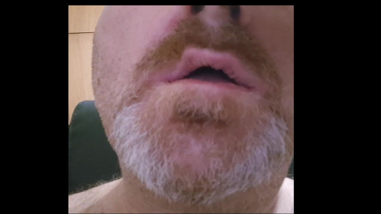 ChubbyDaddyBearLuka: Беззубик впускает нас в рот — фетиш на рот