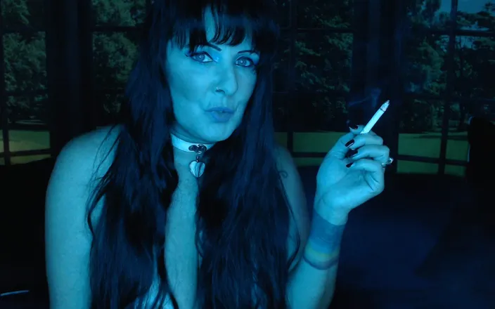 Abby Anna: Flashy Smoking Goddess