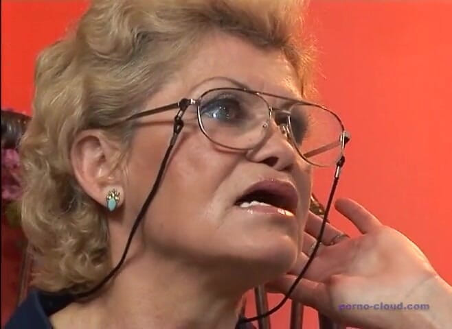 Porno Cloud: Granny porno shooting