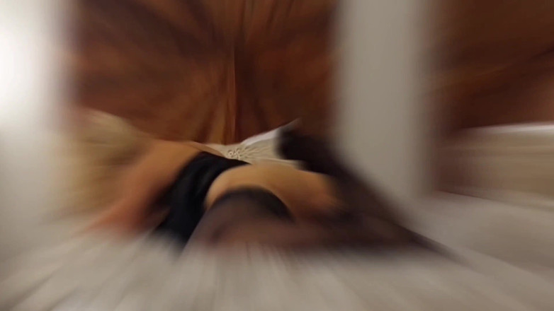 Selena701: Аматорська зріла дружина Селена насолоджується сексом у панчохах