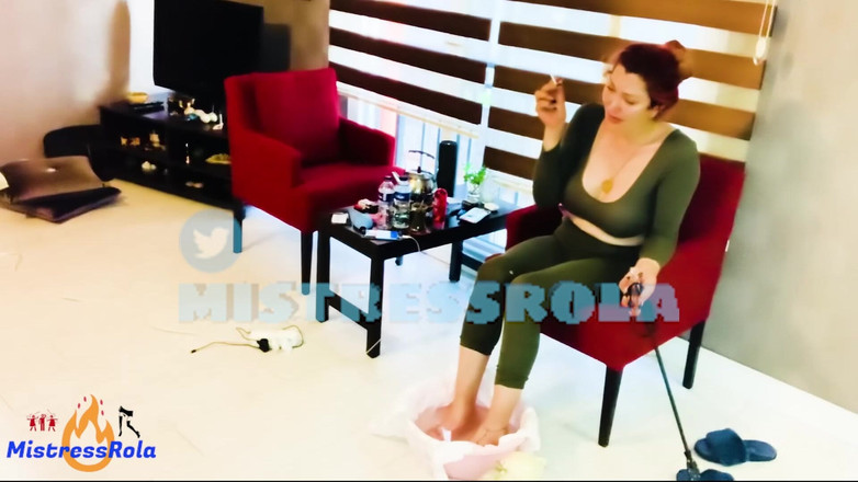 Mistressrola: Do Foot Massage for Your Mistress Rola