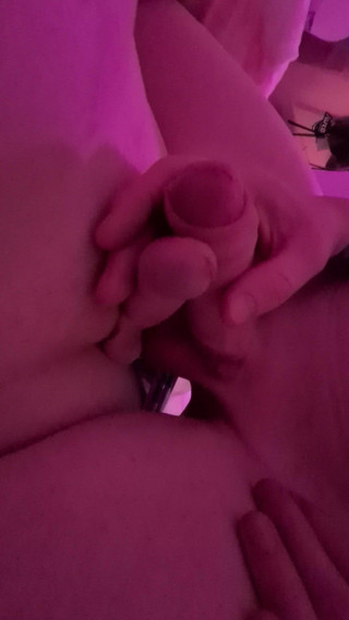 PrincessKitti3: Porovnání obrovských čůráků trans velikostí s malým čůrákem trans