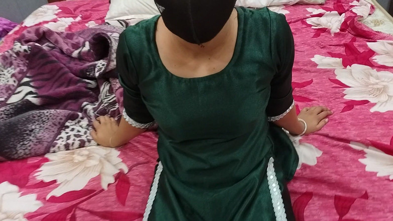 Indian Baby hub: Muslim Girl's Ass with Her Thick Cock in Oyo Hotel