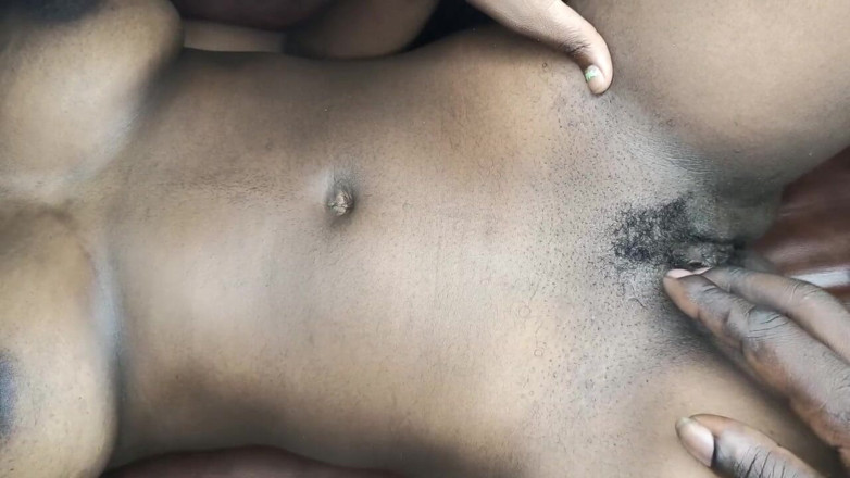 Loversinbed: Віра з великими цицьками смокче пизду