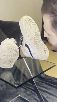 Dirty White Sneaker Worship - Valeria Night (part 1)