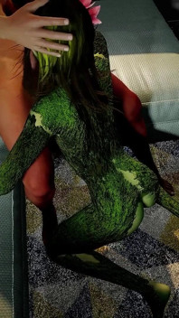 Kering seksi menghisap batang dalam sudut pandangan pertama