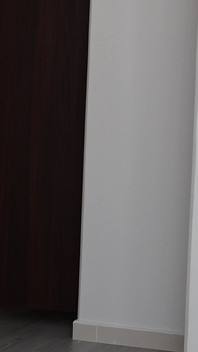 Ibu tiriku butuh bantuanmu untuk memetik celana dalamnya. Bisakah kamu menanganinya?