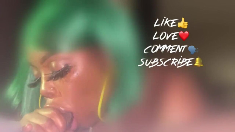 Purge_her: Santas Elf suce une bonne bite pour les Vacances (angle 2)