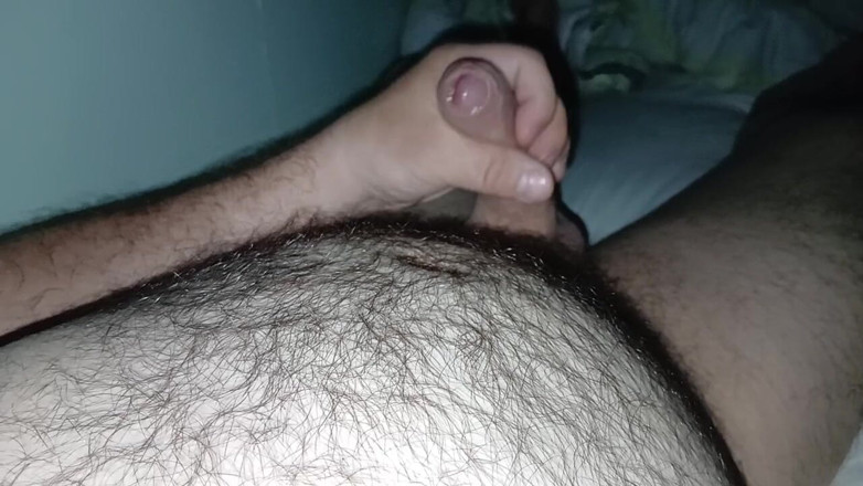 Uhri: Uncut Hairy Gay Masturbating and Cum