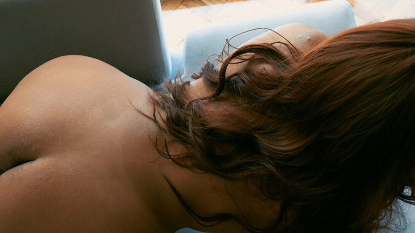 Mi Hot Stepmom Got Horny on the Couch (Suny Lune)