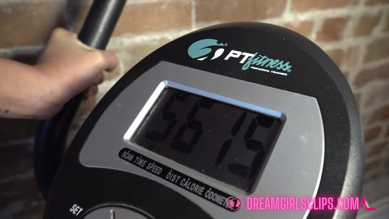 Dreamgirls Clips: Liu's Sweaty Workout Feet - Dreamgirls in Socks