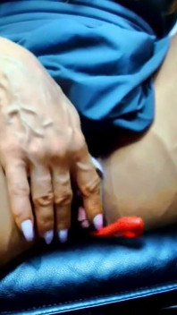 Baş toe a tanrıça pompalanıyor ve seksi