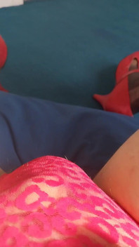 Teaser cu clitoris minuscul al lui Cindy