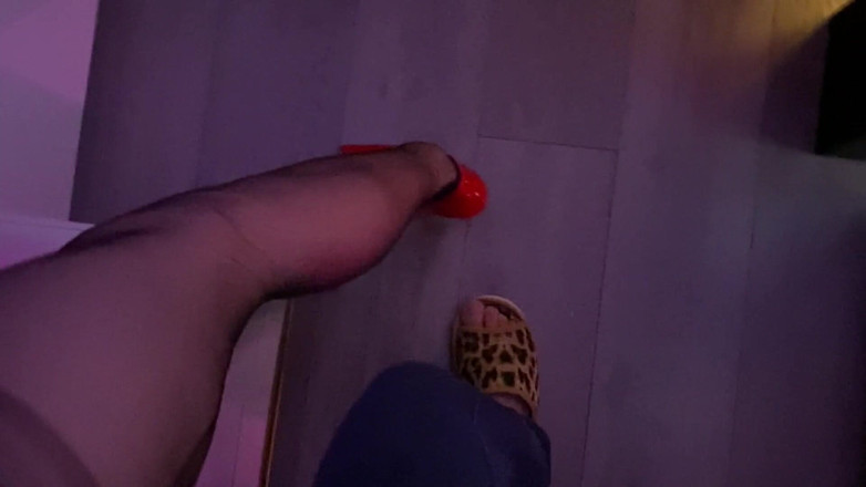 Slowly Tease: # 22 (voll) Nylon und Spitze Minirock, Sie ist bereit, alles für...