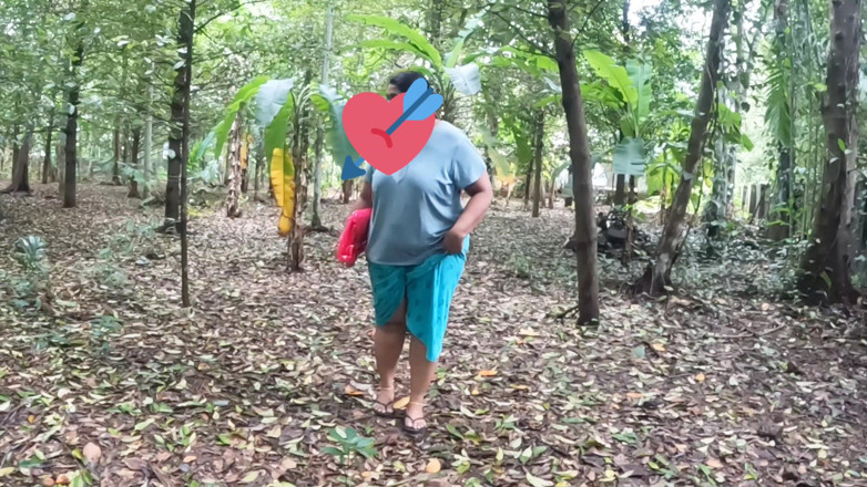 Anne ipe desi: Desi Chubby Girl Going Nude in the Woods
