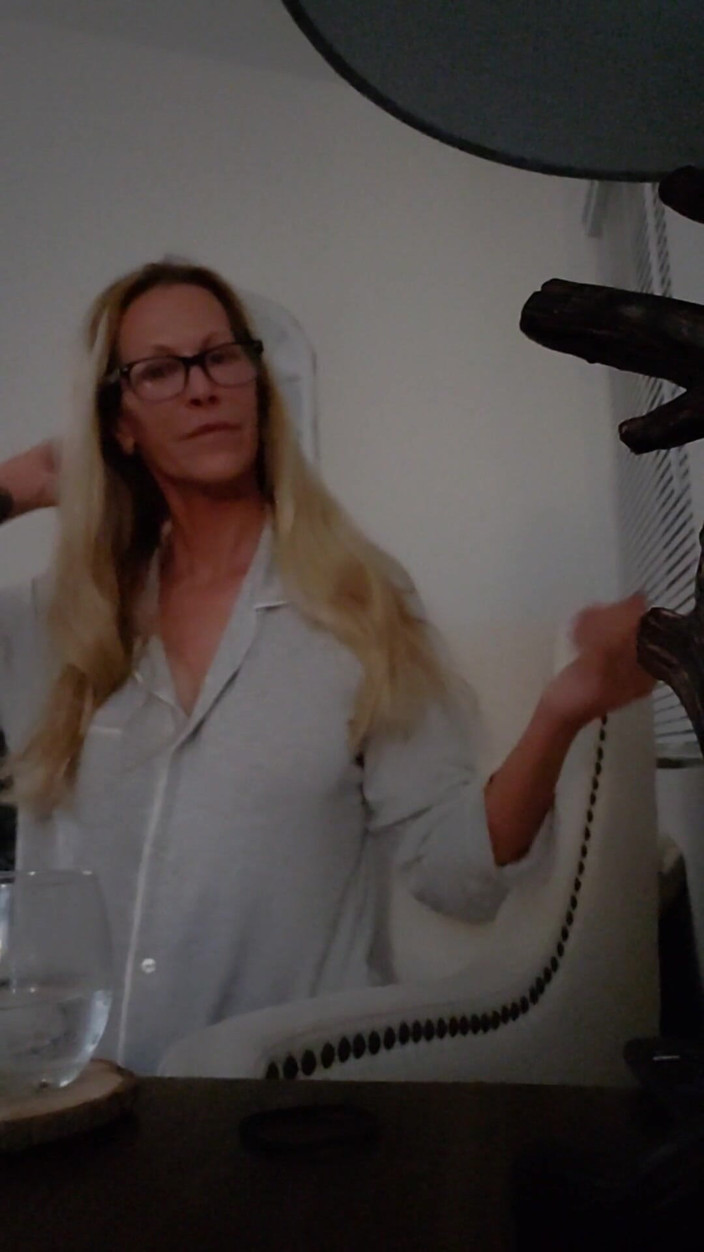 JessRyan: Teasing for My Fan Club! MILF Camgirl Jess Ryan