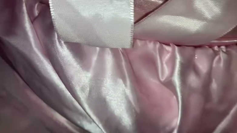 Leatransteen: Im Pinken Satin Gewichst