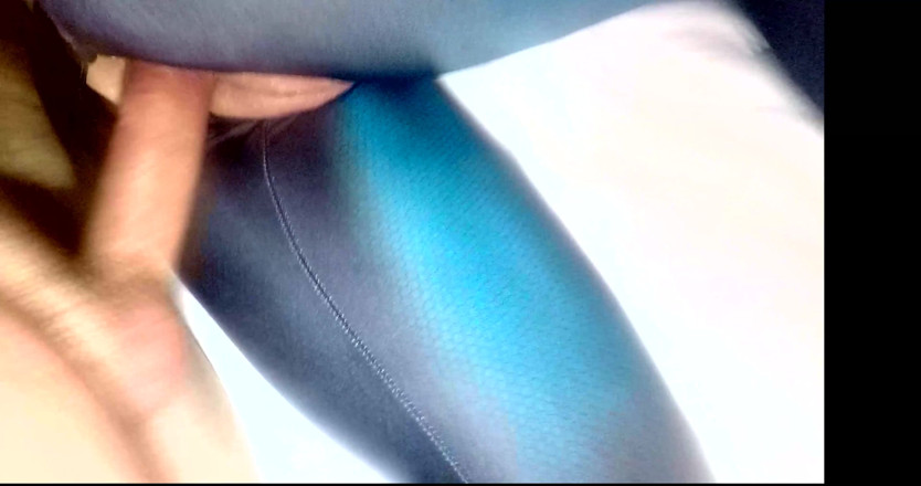 Nylon Xtreme: キャロライン・デ・ジャイエ肛門のためのスパイダーガールzentai encasement