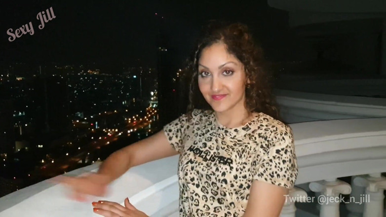 POV_Indian: Gadis kampus remaja seksi nyepong kontol di balkon terbaik - pov
