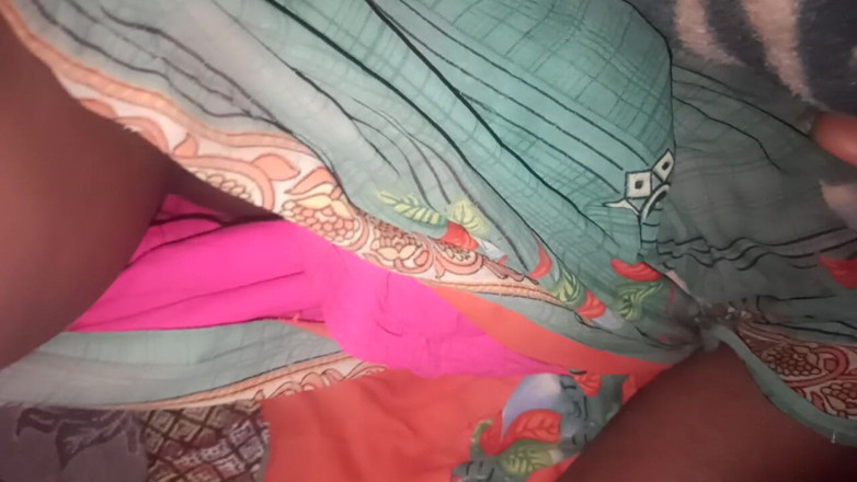 Sexbhabhi: Nach langer Zeit habe ich Sex sehr genossen