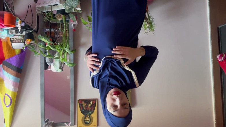 lanalovacutie: Hijab Striptease