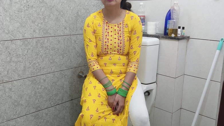 Saarabhabhi6: Indian Hot Step Mother Fucked Step Son Dirty in Washroom...