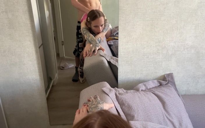 Elena Ginger: Tenger studentenmeisje werd stiekem opgenomen met ruige seks