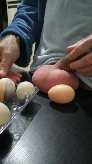 Lion big balls: Measuring and Eggs Comparing