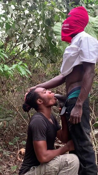 Des amants fabriqués dans une forêt
