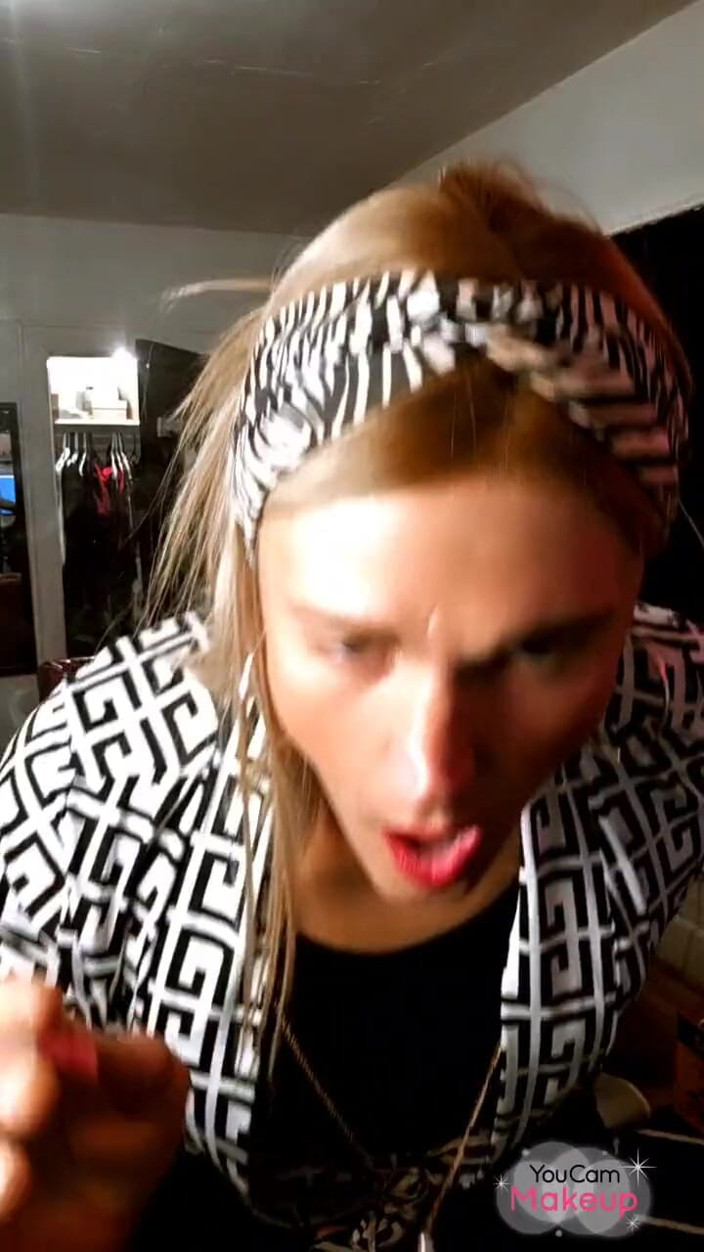 Darkfetish2k: Super dziwka gospodyni domowa