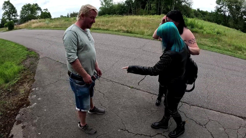 Lady Lena XXX: Dominatrix-dejt/Lös slav får vad han förtjänar