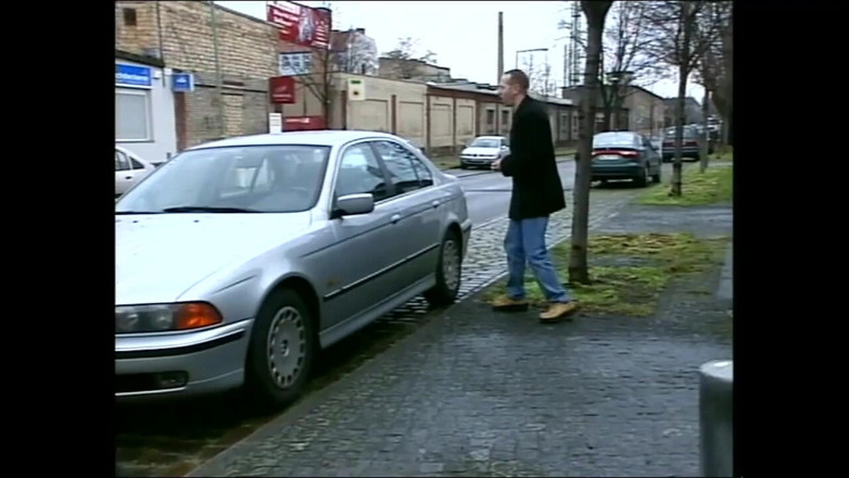Vintage megastore: Une jeune blonde fétsih se fait baiser sa chatte mouillée...