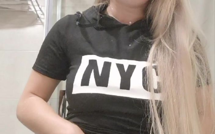Anna Lynx: Masturbieren bis auf deinen schwanz pic