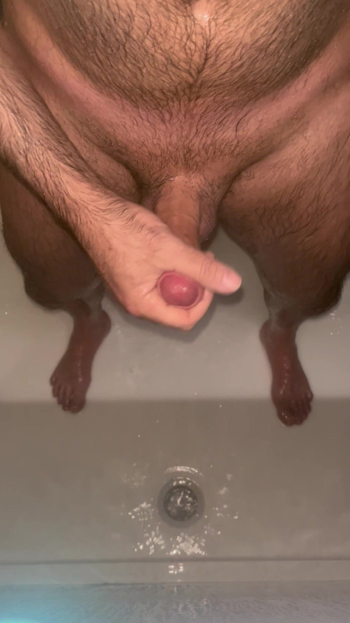 Razzle6: Дрочка в душі