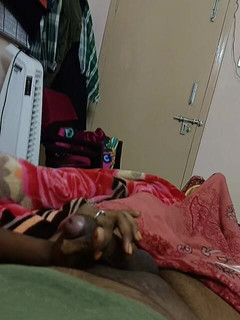 Km: Cewek afar lagi tersenyum