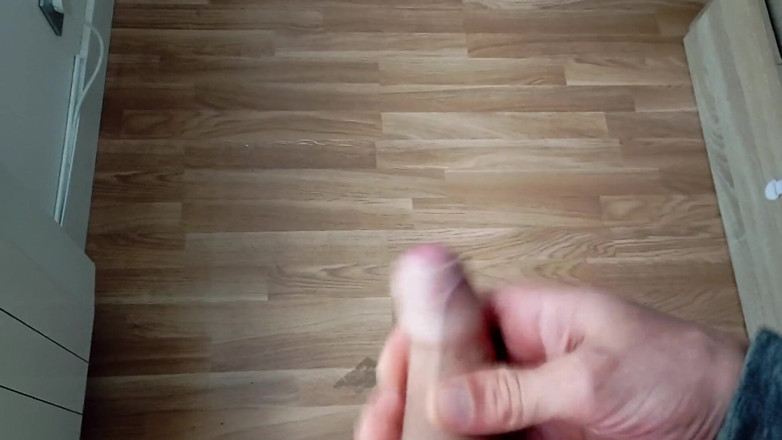 Elvissc: The Guy Jerks off His Monster in Front of the...