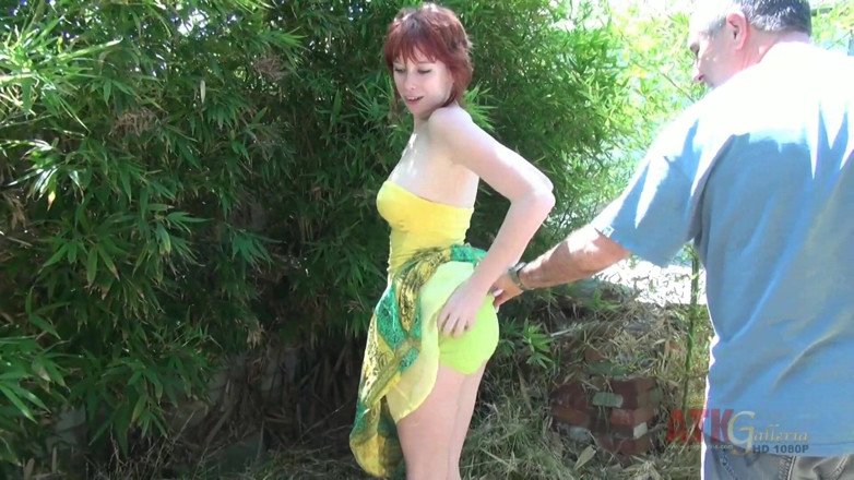ATKIngdom Fans: Dans les coulisses, une rousse se fait baiser