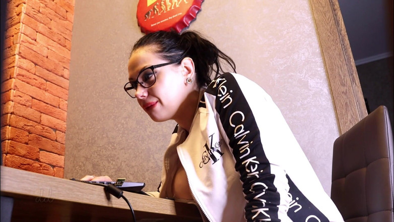 Goddess Misha Goldy: Coli sambil aku mempermalukanmu dan belanja online dengan uang tunaimu...
