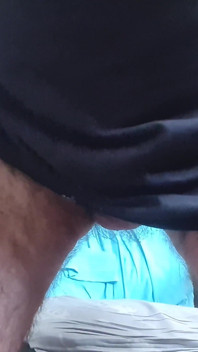 Ver al vecino de al lado siempre me excita ...
