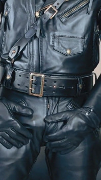 Uniforme de couro close-up [tomada alternativa]