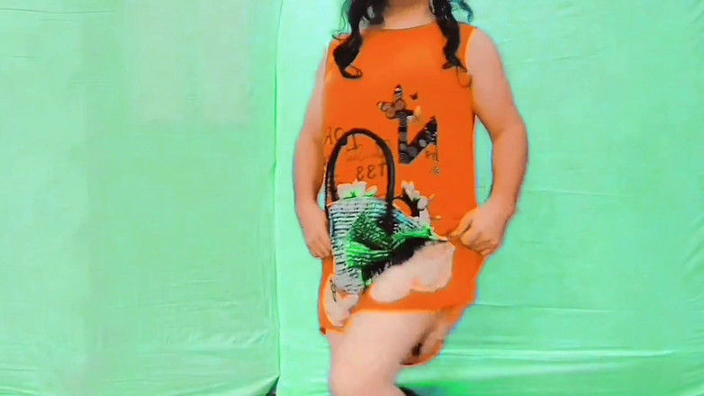 Kitty_Cross: Dolce piedi a riposo trans in delicata acqua bollente