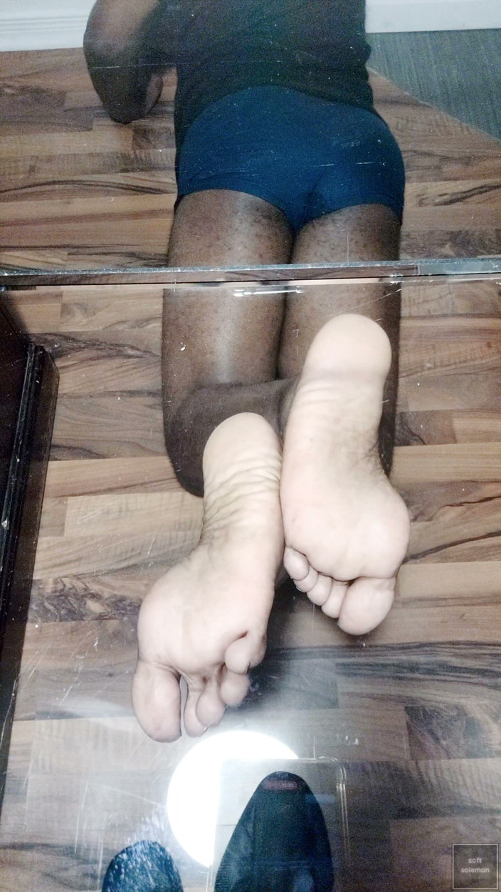 Soft Soleman: Display my soles in The Pose (2026)