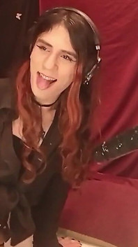Vampy Cums on Herself While Deepthroating You