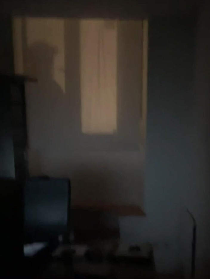 AmateurBoysPissing: Betrapte deze jongen op pissen voor mijn raam